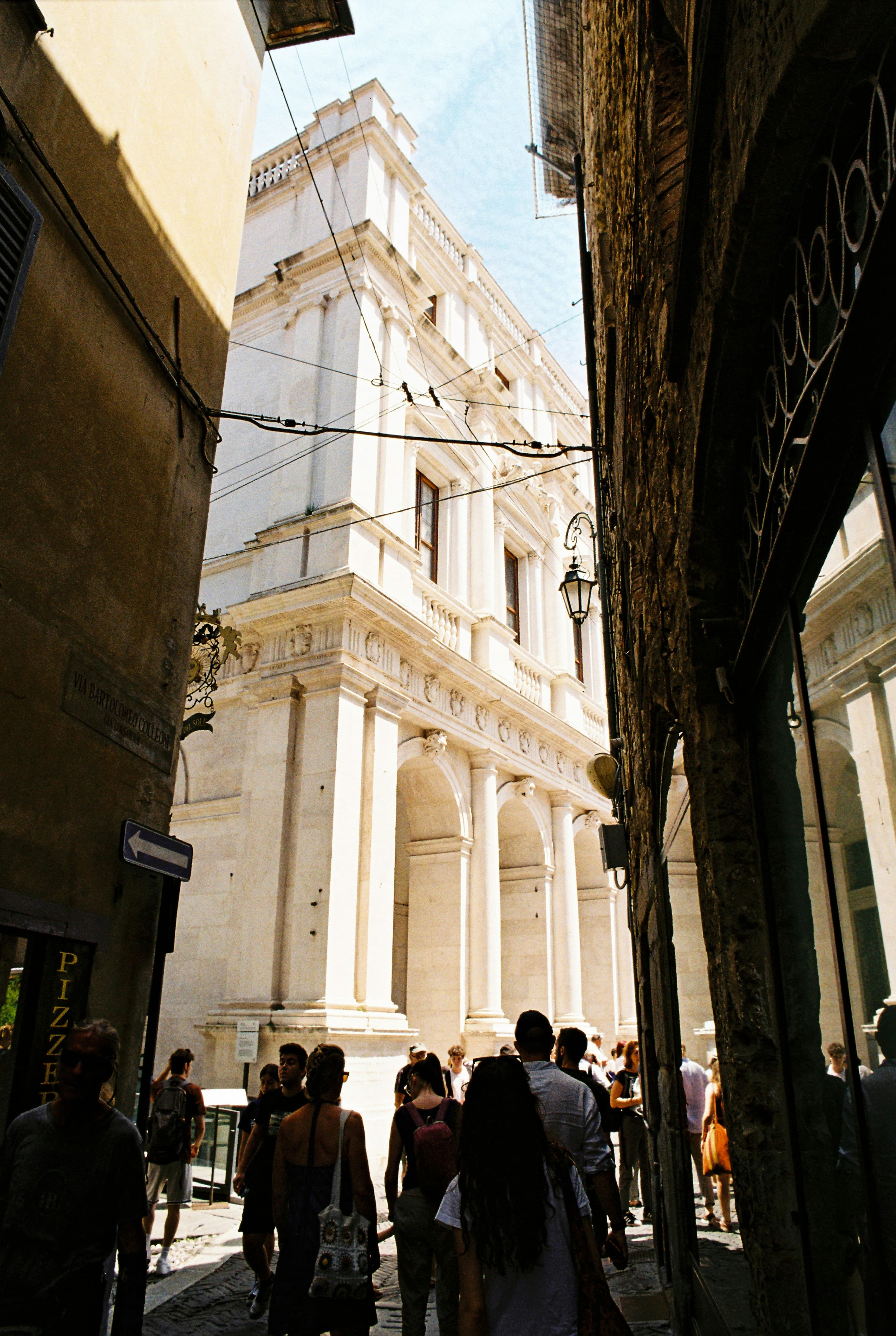 Gallery Picture