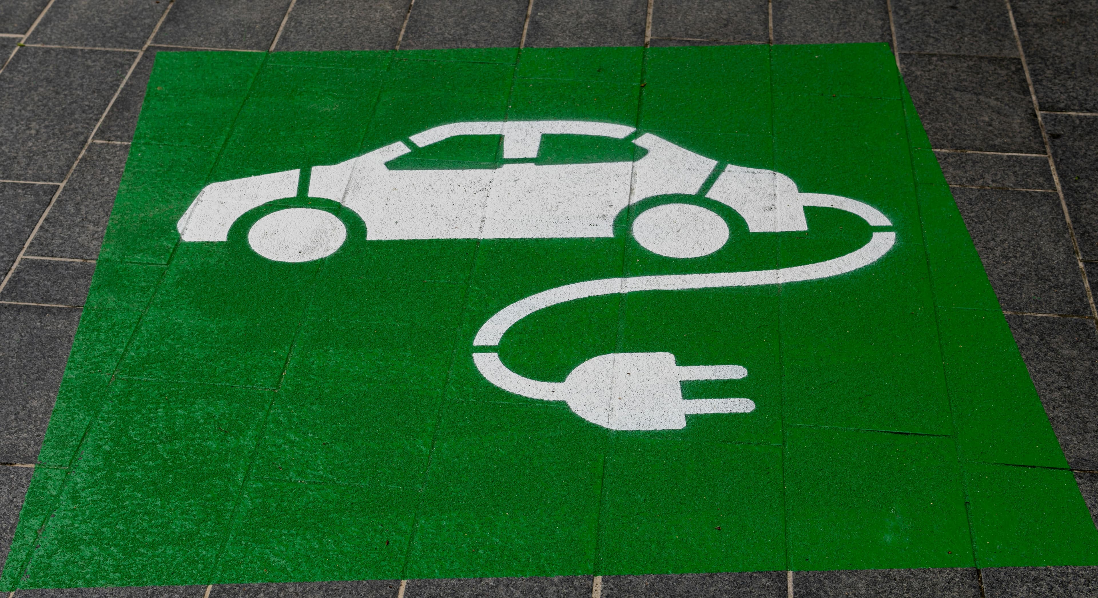 Noleggio veicoli ibridi e full electric per flotta aziendale