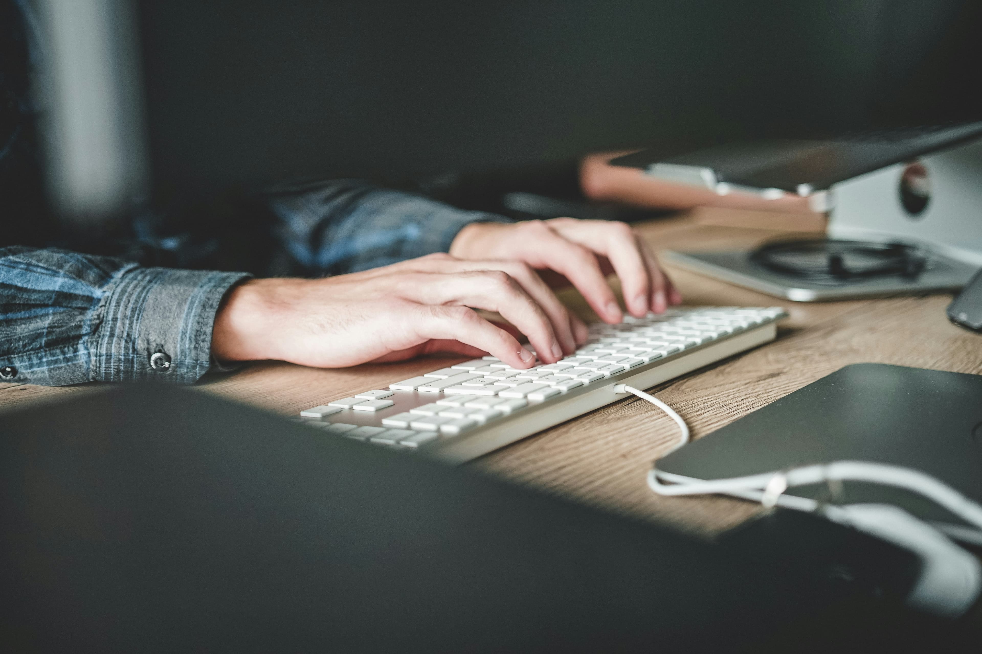 Introduzione di piattaforme digitali, software di ottimizzazione consumi energetici/idrici